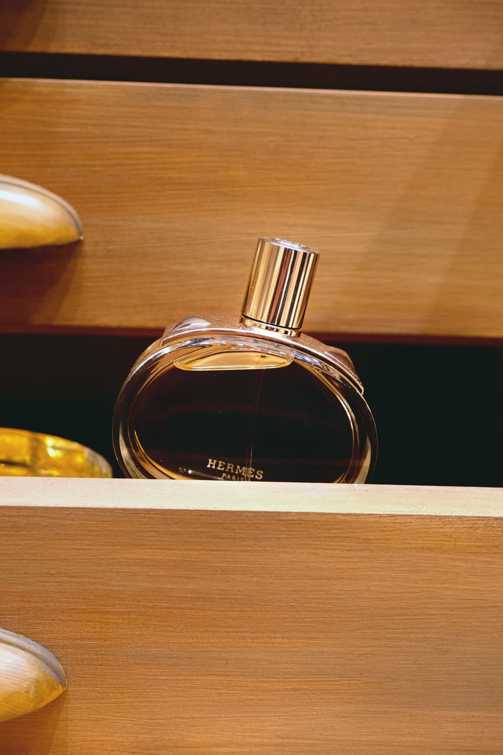 Parfum Barénia Hermès tiroir buffet scénographie trompe l'œil Paris