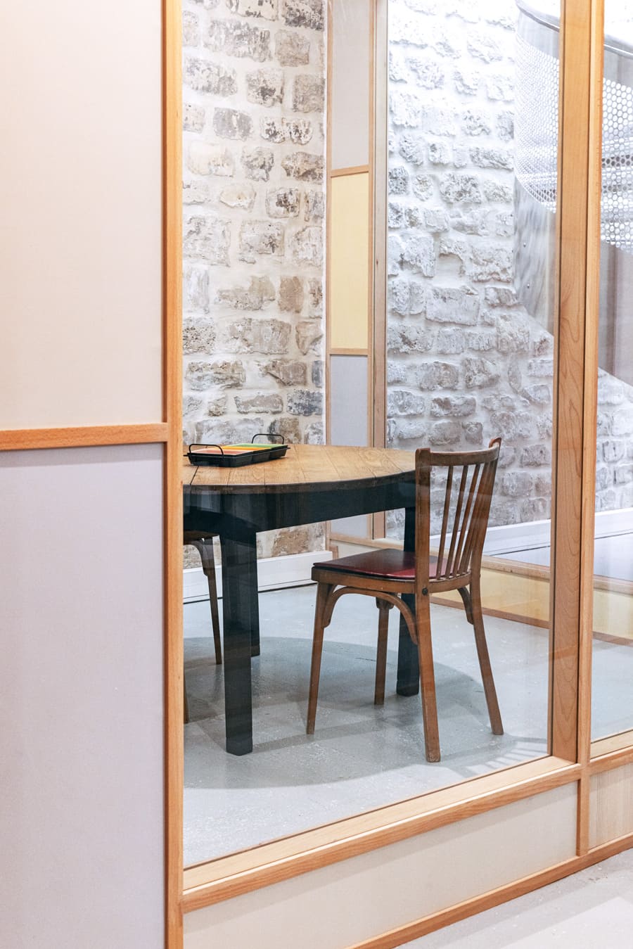 Menuiseries intérieures cloisons vitrées bois réemploi panneaux sur mesure Pimp your Waste